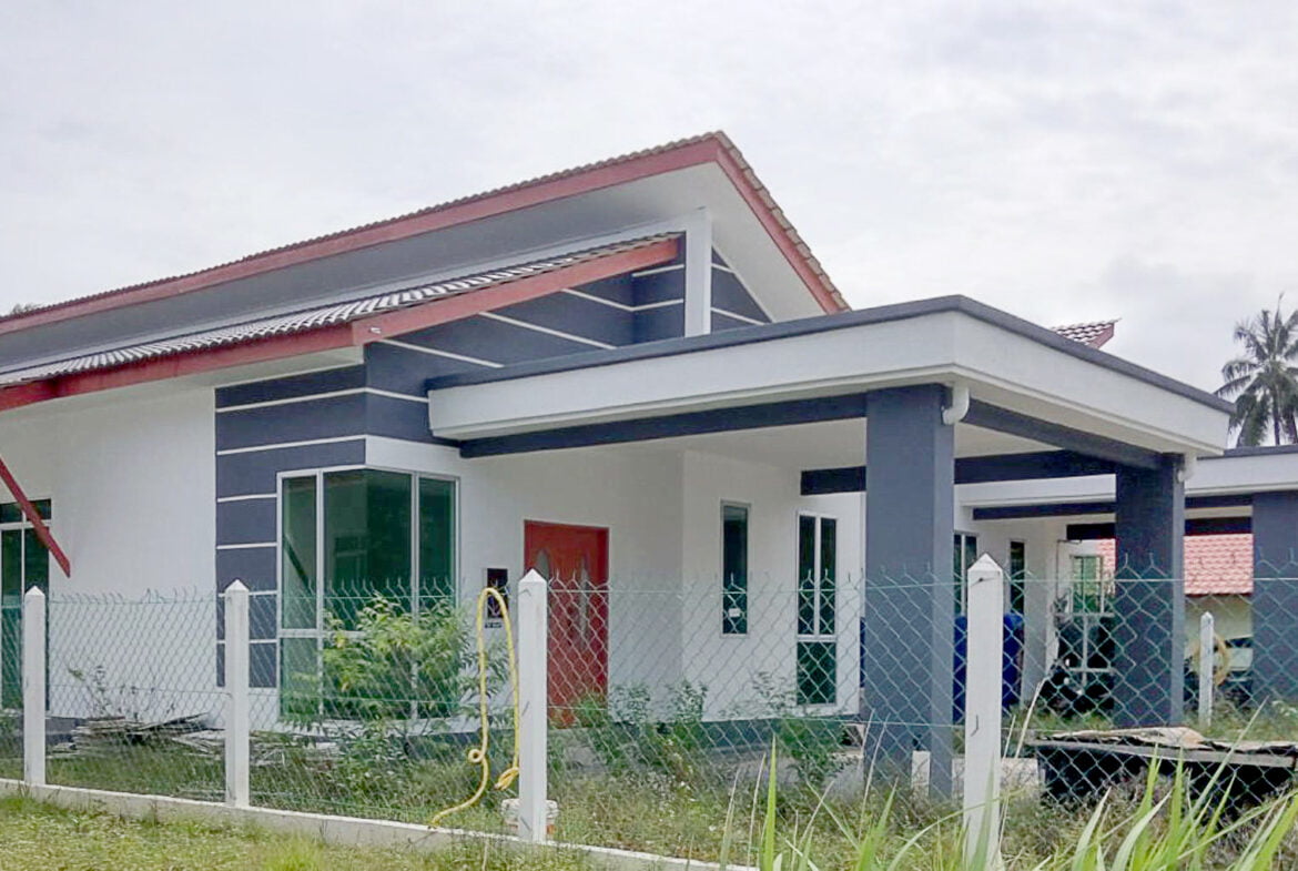 Rumah siap dibina Riashomes - Semi D 1 Tingkat rekaan kontemporari di Kampung Meraga Beris, Kijal, Terengganu